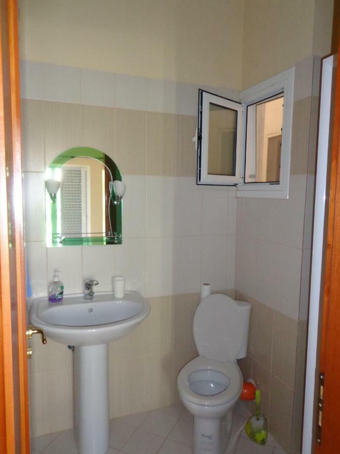 Olympian Rooms Dhërmi エクステリア 写真